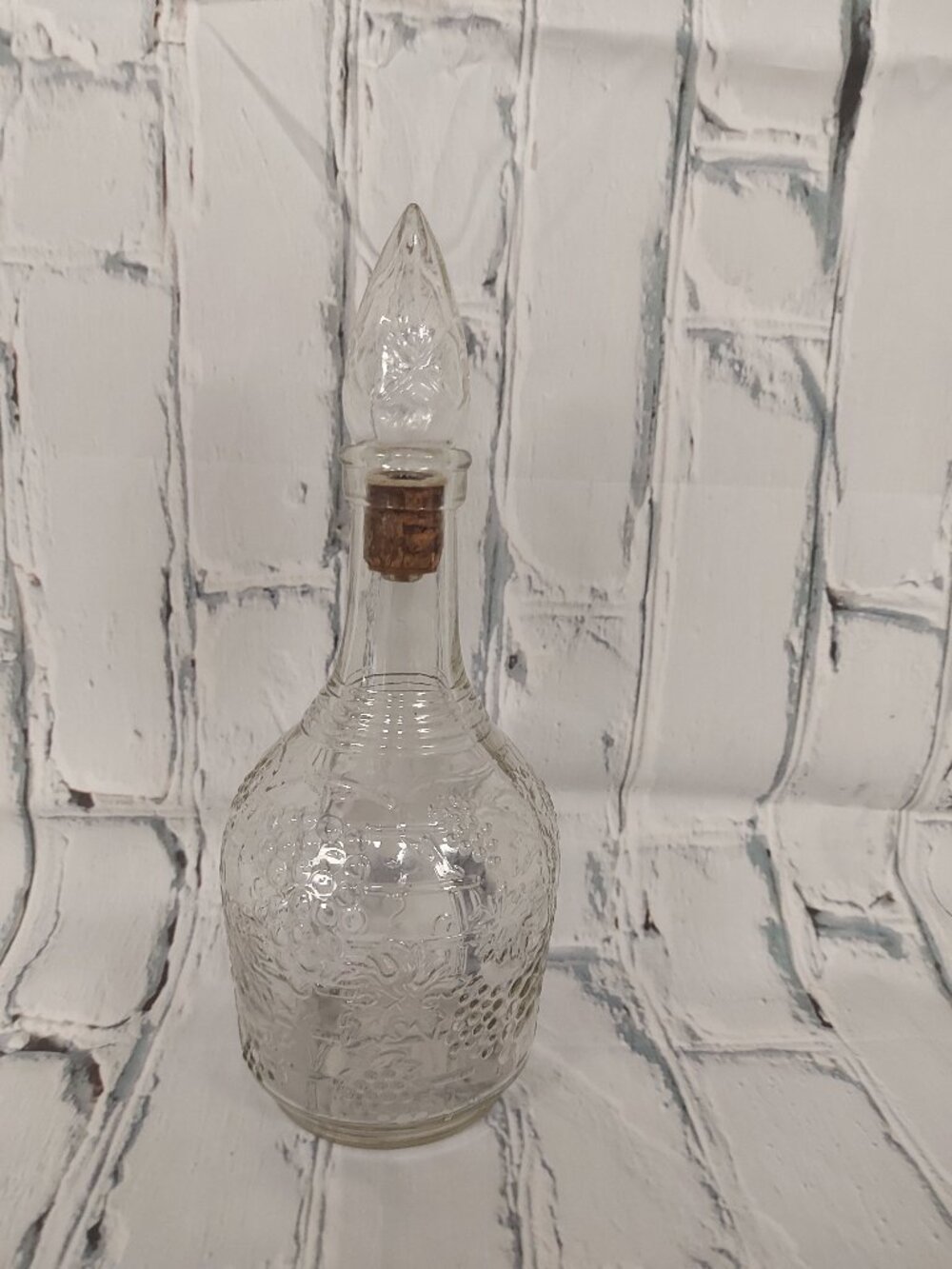 Vintage Clear Glass Grape Pattern Decanter Bottle Stopper